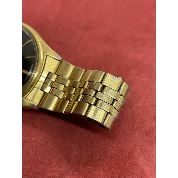 Vintage Seiko watch 5Y23-8049 Gold Tone Quartz SQ day/date Dead Battery Black - Picture 7 of 10